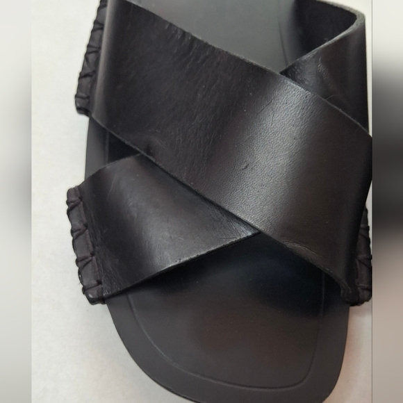 Vince Leather Sandal - Picture 4 of 16